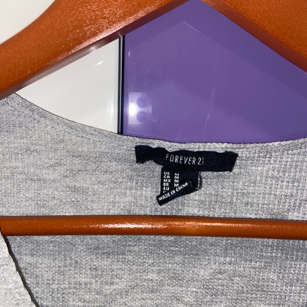 Basic Ribbed Crop Top - Picture 3 of 3